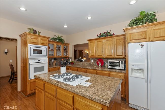 375 Meadow Cir N, House other with 4 bedrooms, 3 bathrooms and 2 parking in Big Bear Lake CA | Image 14