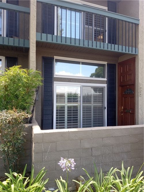 1024 Palo Verde Ave, Long Beach, CA, 90815-4663 | Card Image