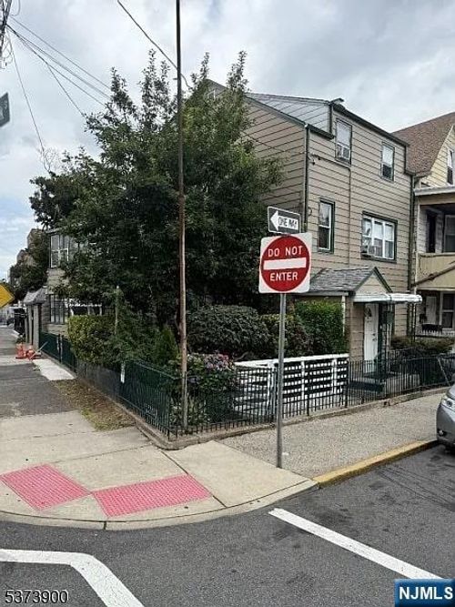 23-21-23 Mary St, Paterson, NJ, 07503-3116 | Card Image