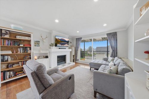 302-4926 48 Ave, Delta, BC, V4K1V3 | Card Image
