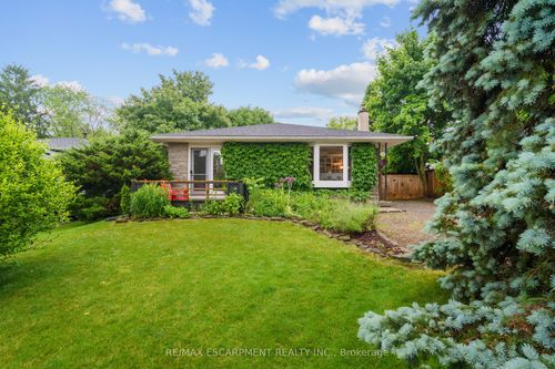 82 Skyline Dr, Dundas, ON, L9H3S6 | Card Image