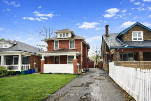 5138 Willmott St, Niagara Falls, ON, L2E2A3 | Card Image