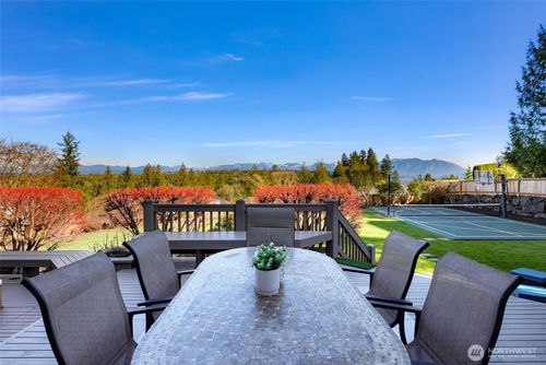 2302 277th Ave Se, Sammamish, WA, 98075-4122 | Card Image