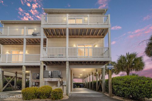 302 Sea Star Cir, Surf City, NC, 28445-7915 | Card Image