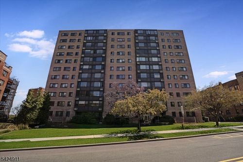 90 Prospect Ave, Hackensack, NJ, 07601-1909 | Card Image