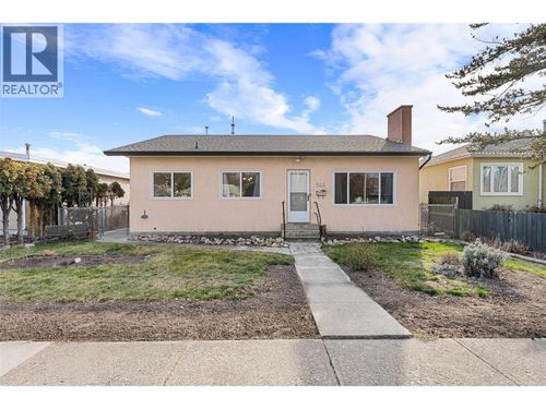 545 Bay Ave, Kelowna, BC, V1Y7J8 | Card Image