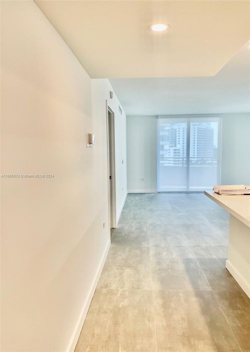 apt-9a-5555 Collins Ave, Miami Beach, FL, 33140-2423 | Card Image