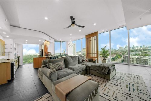 unit-11317-5925 Almeda Rd, Houston, TX, 77004-7670 | Card Image