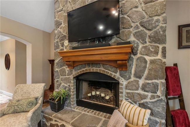 6443 Hardy Weedon Rd, House other with 3 bedrooms, 2 bathrooms and 1 parking in College Station TX | Image 8