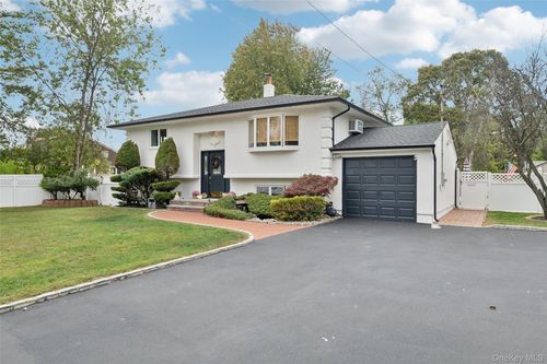 1 W End Ave, Brentwood, NY, 11717-1614 | Card Image