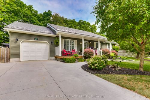 9660 Dalton St, Grand Bend, ON, N0M1T0 | Card Image