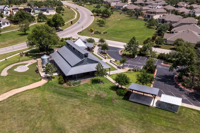 Neighborhood amenities | Image 31