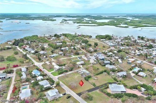 261 Smallwood Dr, CHOKOLOSKEE, FL, 34138 | Card Image
