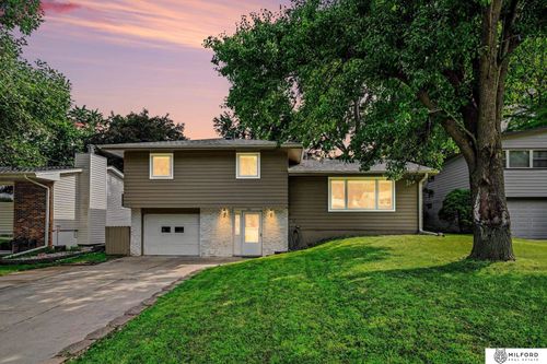 9127 Spaulding St, Omaha, NE, 68134-4019 | Card Image