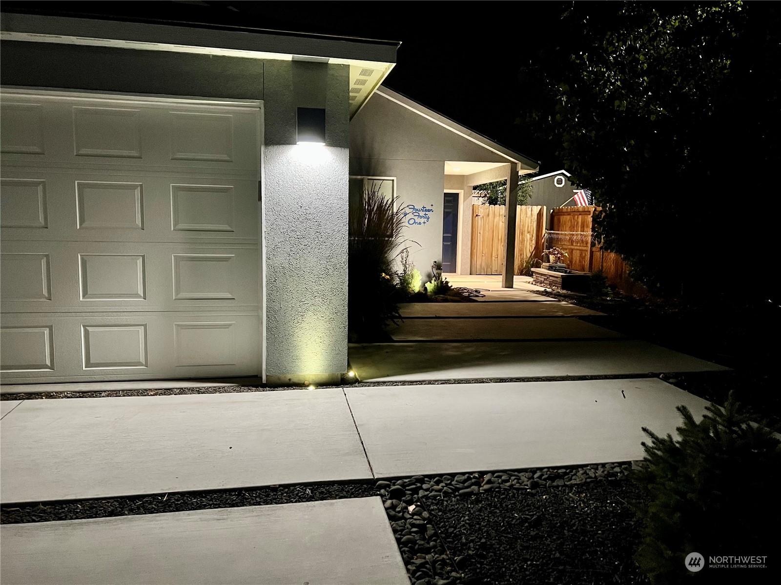 Carson St, Richland, WA 99352