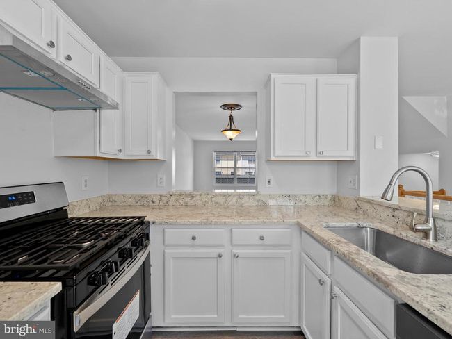 22937 Whitehall Ter, Townhouse with 4 bedrooms, 3 bathrooms and null parking in STERLING VA | Image 11
