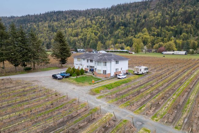 43830 Duncan Road, House other with 8 bedrooms, 5 bathrooms and null parking in Yarrow BC | Image 5