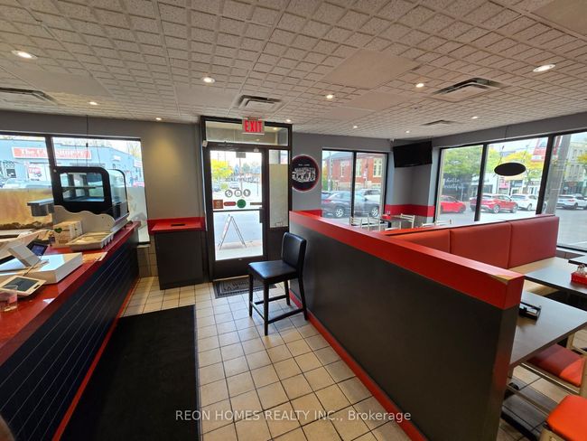 201 Dundas St W, Home with 0 bedrooms, 0 bathrooms and null parking in Whitby ON | Image 9