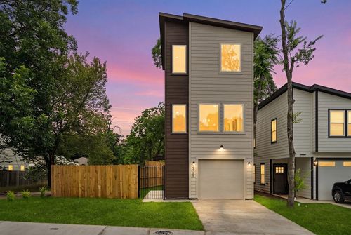 2428 Saint Clair Dr, Dallas, TX, 75215-5352 | Card Image