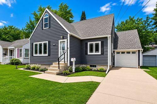 1334 Dunham St, Albert Lea, MN, 56007-1650 | Card Image