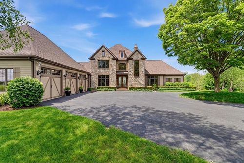 524 Paracca Ln, Fombell, PA, 16123-2234 | Card Image