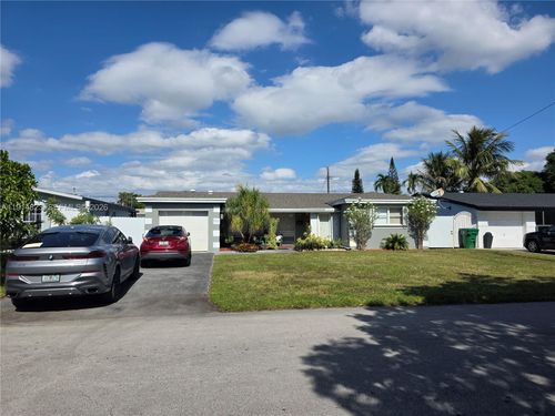 7917 Tropicana St, Miramar, FL, 33023-2435 | Card Image