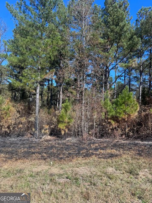 137 W Drummond Rd, West Point, GA, 31833-5073 | Card Image