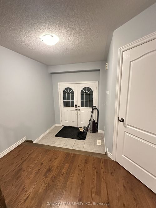 main-and-2nd-flr-115 Mallory St, Courtice, ON, L1E0J3 | Card Image