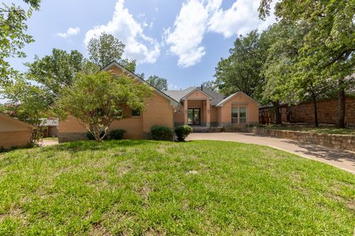 1211 Circle Ln, Bedford, TX, 76022-6762 | Card Image