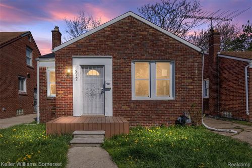 9922 Coyle St, Detroit, MI, 48227-2411 | Card Image