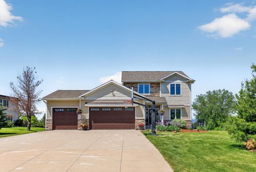 217 Skyline Dr, Wabasha, MN, 55981-1307 | Card Image