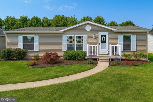 267 Miss Staci Dr, Martinsburg, WV, 25404-6581 | Card Image