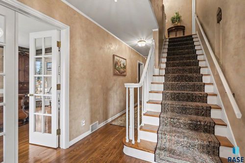 220 E 27th St Street, Sioux Falls, SD, 57105 | Card Image