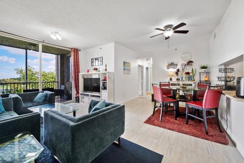 apt-513-9755 Nw 52nd St, Doral, FL, 33178-2076 | Card Image