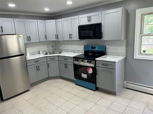 42 Benburb St, Amityville, NY, 11701-1401 | Card Image