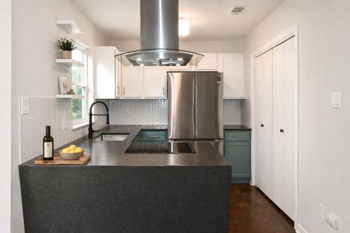 b-7206 Meador Ave, Austin, TX, 78752-2724 | Card Image