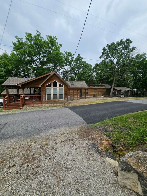 462 Jellystone Ave, Hollister, MO, 65672-5869 | Card Image
