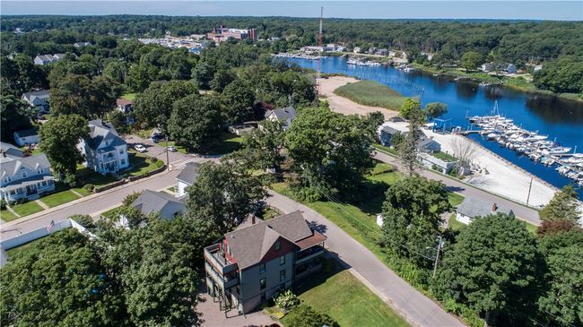 2 - 24 Mariner Heights View, Condo with 2 bedrooms, 1 bathrooms and 2 parking in Westerly RI | Image 5