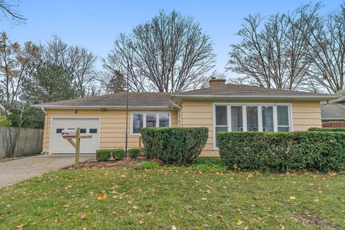 2 Adams St, East Dundee, IL, 60118-1145 | Card Image