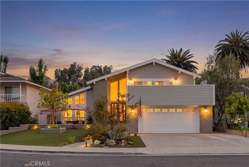 16541 Charleyville, Huntington Beach, CA, 92649 | Card Image