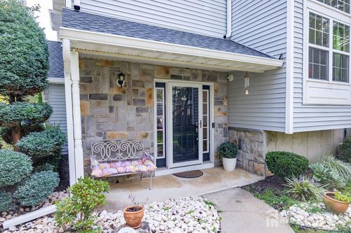 49 Rozalyn Ln, South Amboy, NJ, 08879-2913 | Card Image