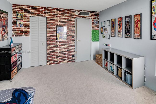 APT-617 - 100 Bayview Dr, Condo with 2 bedrooms, 2 bathrooms and null parking in Sunny Isles Beach FL | Image 17