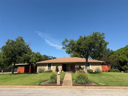 1016 Cliff Dr, Graham, TX, 76450-4101 | Card Image