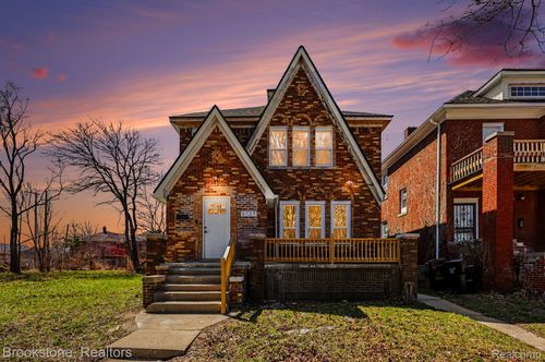 5533 Sheridan St, Detroit, MI, 48213-2874 | Card Image