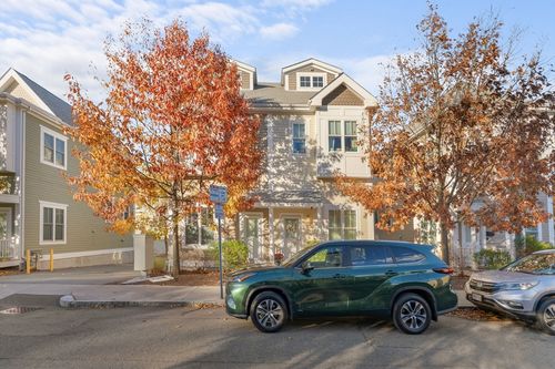 127 Harvey St, Cambridge, MA, 02140-1720 | Card Image