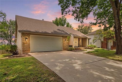 12815 Cherry St, Kansas City, MO, 64145-1308 | Card Image