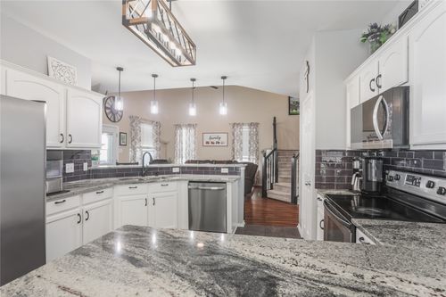 1807 Bridgeport Dr, Providence Village, TX, 76227-8530 | Card Image