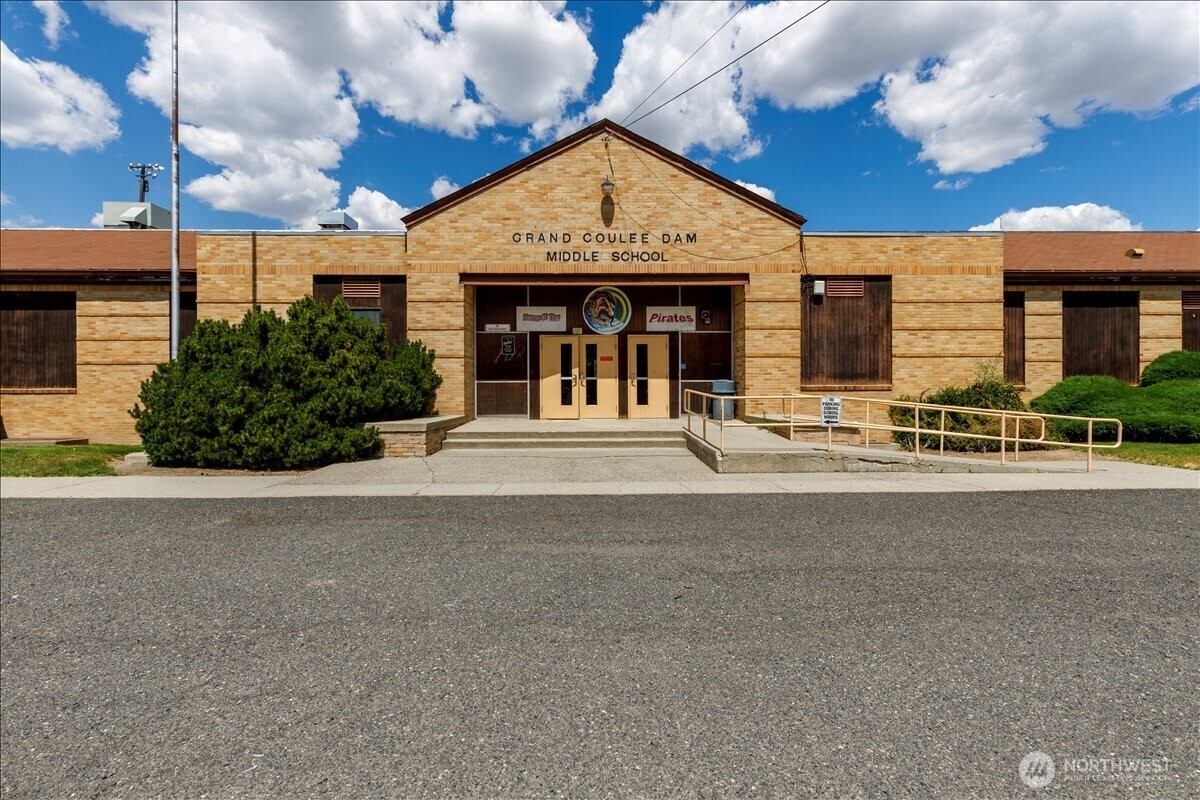 Commercial Sale in Grand Coulee 2