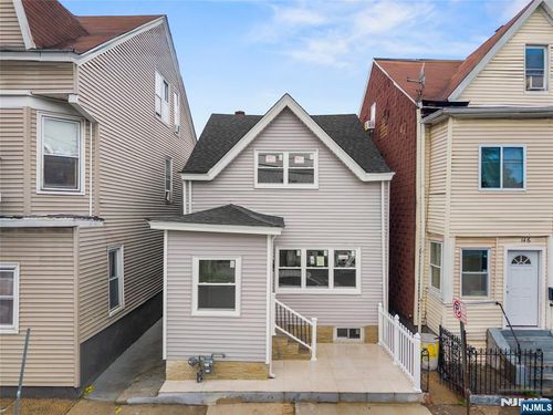 148 Martin St, Paterson, NJ, 07501-3621 | Card Image