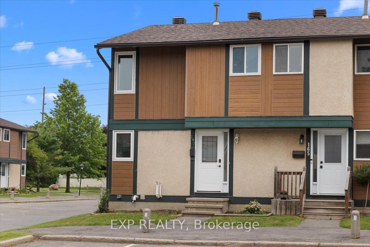 Residential in Cyrville - Carson Grove - Pineview